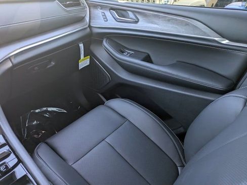 New 2025 Jeep Grand Cherokee L Overland w/ Advanced Protech Group III AWD/4WD image 14