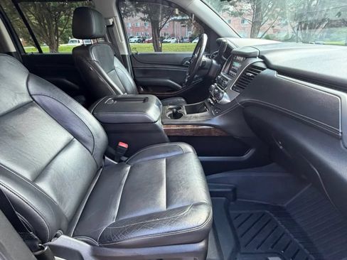 Used 2020 Chevrolet Suburban LT w/ Luxury Package AWD/4WD image 16