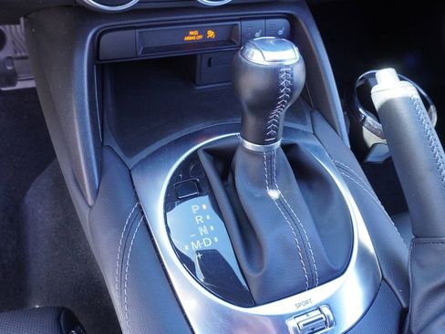 Used 2024 MAZDA MX-5 Miata Grand Touring w/ Appearance Package image 19