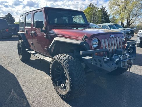 Used 2010 Jeep Wrangler Unlimited Sahara AWD/4WD image 2