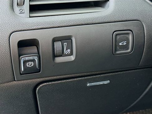 Used 2019 Chevrolet Impala LT FWD image 15