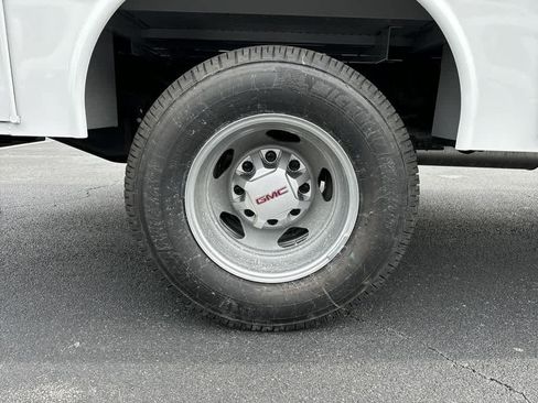 New 2025 GMC Sierra 3500 Pro w/ Convenience Package image 16