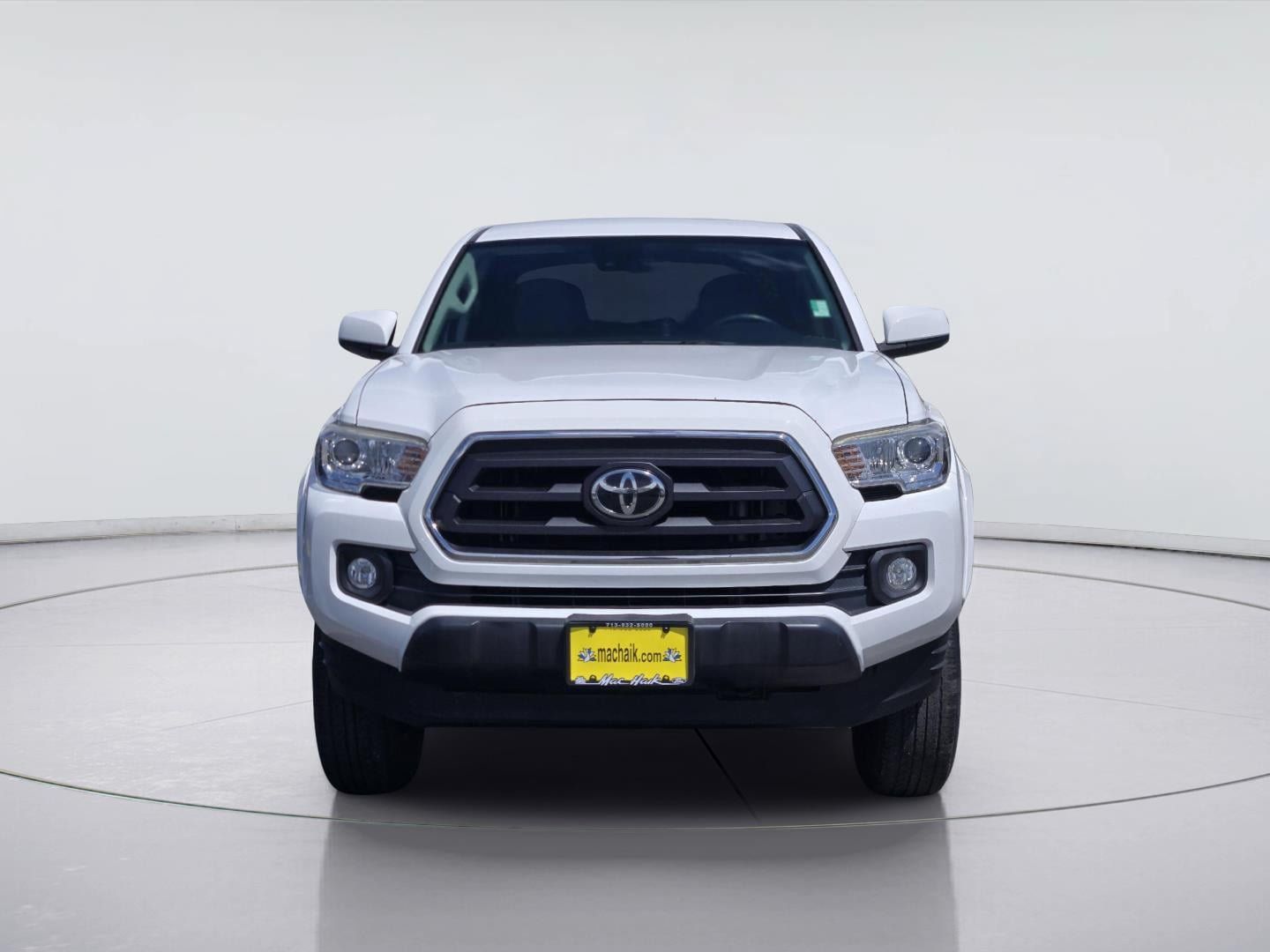 Used 2020 Toyota Tacoma SR5 w/ SR5 Appearance Package (SM) RWD image 2