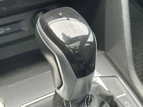 Used 2022 Volkswagen Tiguan SE R-Line FWD image 28