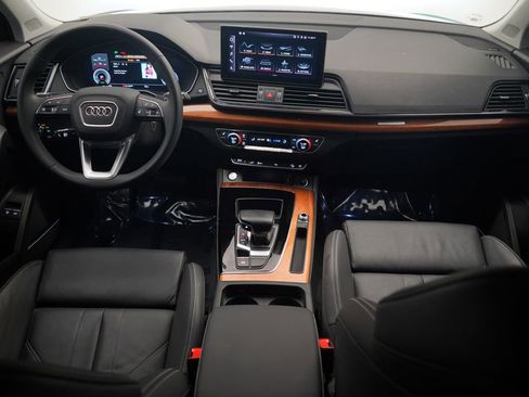 Used 2023 Audi Q5 e Premium Plus w/ Premium Plus Package image 8