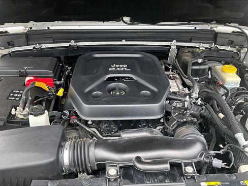 Used 2021 Jeep Wrangler Unlimited Rubicon AWD/4WD image 30