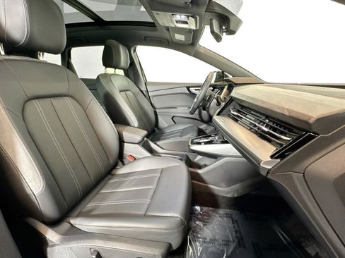 Used 2025 Audi Q4 e-tron Premium w/ Convenience Package image 26