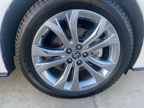 Used 2023 Toyota Sienna Platinum image 29