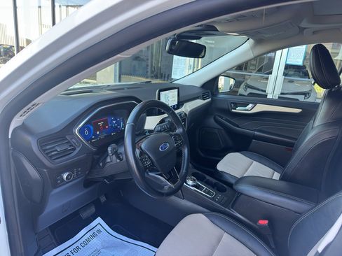 Used 2021 Ford Escape Titanium w/ Titanium Elite Package image 6