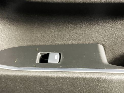 Used 2025 Chevrolet Silverado 1500 LT image 32