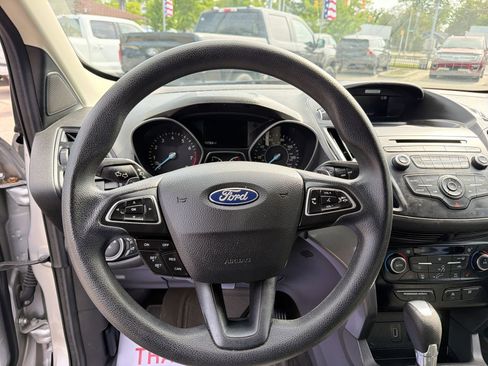 Used 2017 Ford Escape SE AWD/4WD image 26