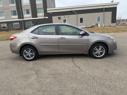 Used 2015 Toyota Corolla LE image 11