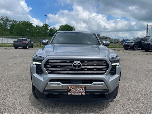 Used 2024 Toyota Tacoma Limited w/ Limited Package (LT) AWD/4WD image 2