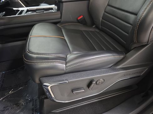 Used 2024 Ford F350 Platinum AWD/4WD image 29