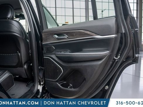 Used 2023 Jeep Grand Cherokee Limited w/ Black Appearance Package AWD/4WD image 27