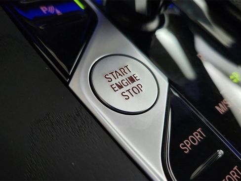 Used 2022 BMW X7 xDrive40i w/ Parking Assistance Package image 26