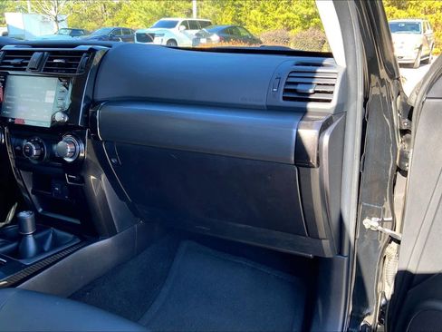 Used 2024 Toyota 4Runner TRD Off-Road Premium image 18