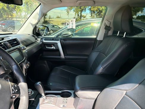 Used 2018 Toyota 4Runner SR5 Premium AWD/4WD image 8