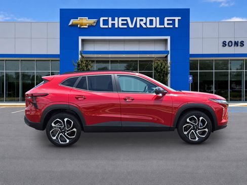 New 2026 Chevrolet Trax RS w/ Driver Confidence Package FWD image 4