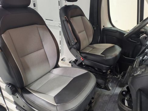 Used 2025 RAM ProMaster 2500 w/ Convenience Group FWD image 10