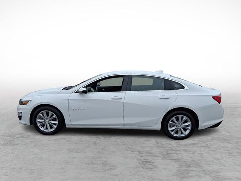 Used 2025 Chevrolet Malibu LT image 2