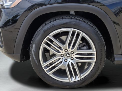 Certified 2025 Mercedes-Benz GLS 450 4MATIC image 40