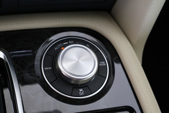 Used 2024 INFINITI QX80 Sensory w/ Cargo Package AWD/4WD image 29