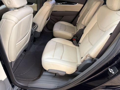 Used 2021 Cadillac XT6 Premium Luxury AWD/4WD image 23