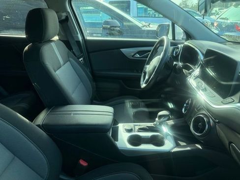 Used 2025 Chevrolet Blazer LT image 6