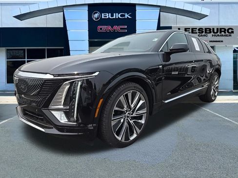 Used 2026 Cadillac Lyriq Signature Luxury w/ Nappa Leather Package AWD/4WD image 3