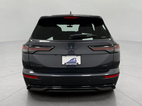 New 2026 Mitsubishi Outlander LE AWD/4WD image 36
