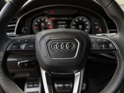 Used 2023 Audi SQ8 Prestige AWD/4WD image 17