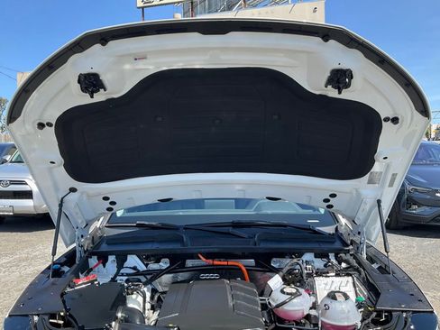 Used 2020 Audi Q5 e Premium w/ Convenience Package image 13