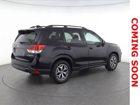 Used 2021 Subaru Forester Premium AWD/4WD image 5