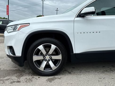 Used 2019 Chevrolet Traverse LT w/ LT Premium Package FWD image 5