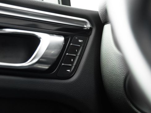 Certified 2024 Porsche Macan AWD/4WD image 18