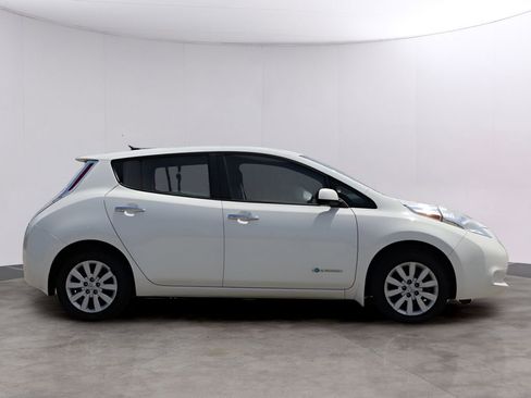 Used 2015 Nissan Leaf S FWD image 4
