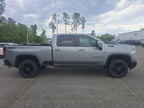 Used 2025 Chevrolet Silverado 2500 LT w/ Trail Boss Package image 4