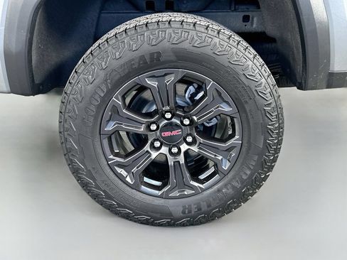 Used 2025 GMC Canyon Elevation w/ Technology Package RWD image 34