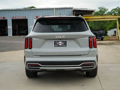 Used 2022 Kia Sorento SX FWD image 19