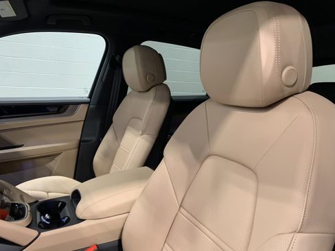 New 2026 Porsche Cayenne image 5