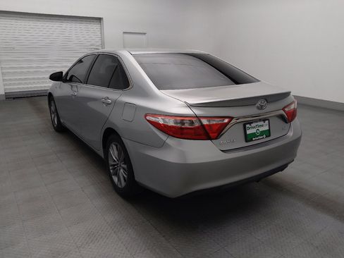 Used 2015 Toyota Camry SE FWD image 5
