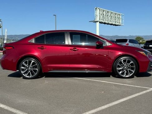 Used 2022 Toyota Corolla SE FWD image 3