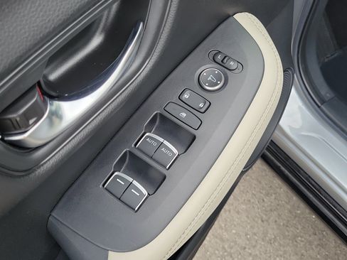 Used 2023 Honda HR-V EX-L image 14