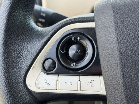 Used 2016 Toyota Prius Four FWD image 22