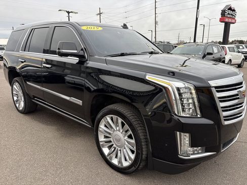 Used 2019 Cadillac Escalade Platinum image 7