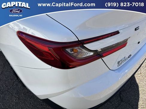 Used 2025 Toyota Camry SE image 15