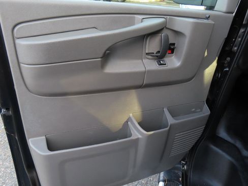 Used 2014 Chevrolet Express 3500 LS RWD image 18