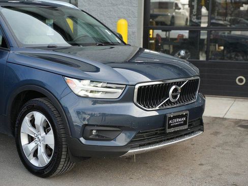Used 2021 Volvo XC40 T5 Momentum w/ Premium Package image 10