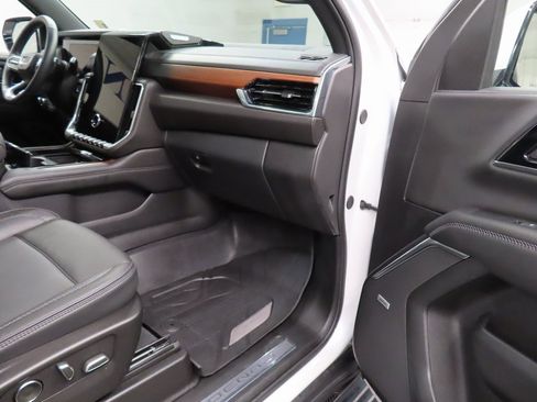 Used 2025 GMC Yukon Denali image 35